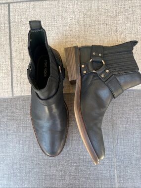 Steve Madden Black Leather Wayne Harness  Boots